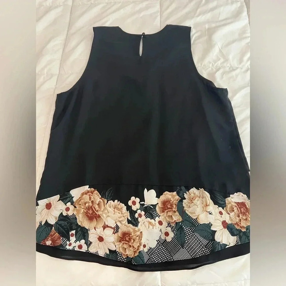 Versona loose fitting sleeveless top, black with fall color floral detail at hem - Picture 11 of 13